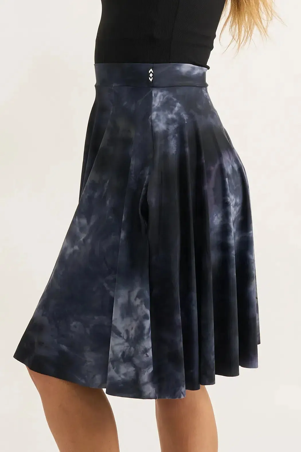 Silky Narrow Waisted Midi Skater Skirt W/ Pockets - Dark And Moody